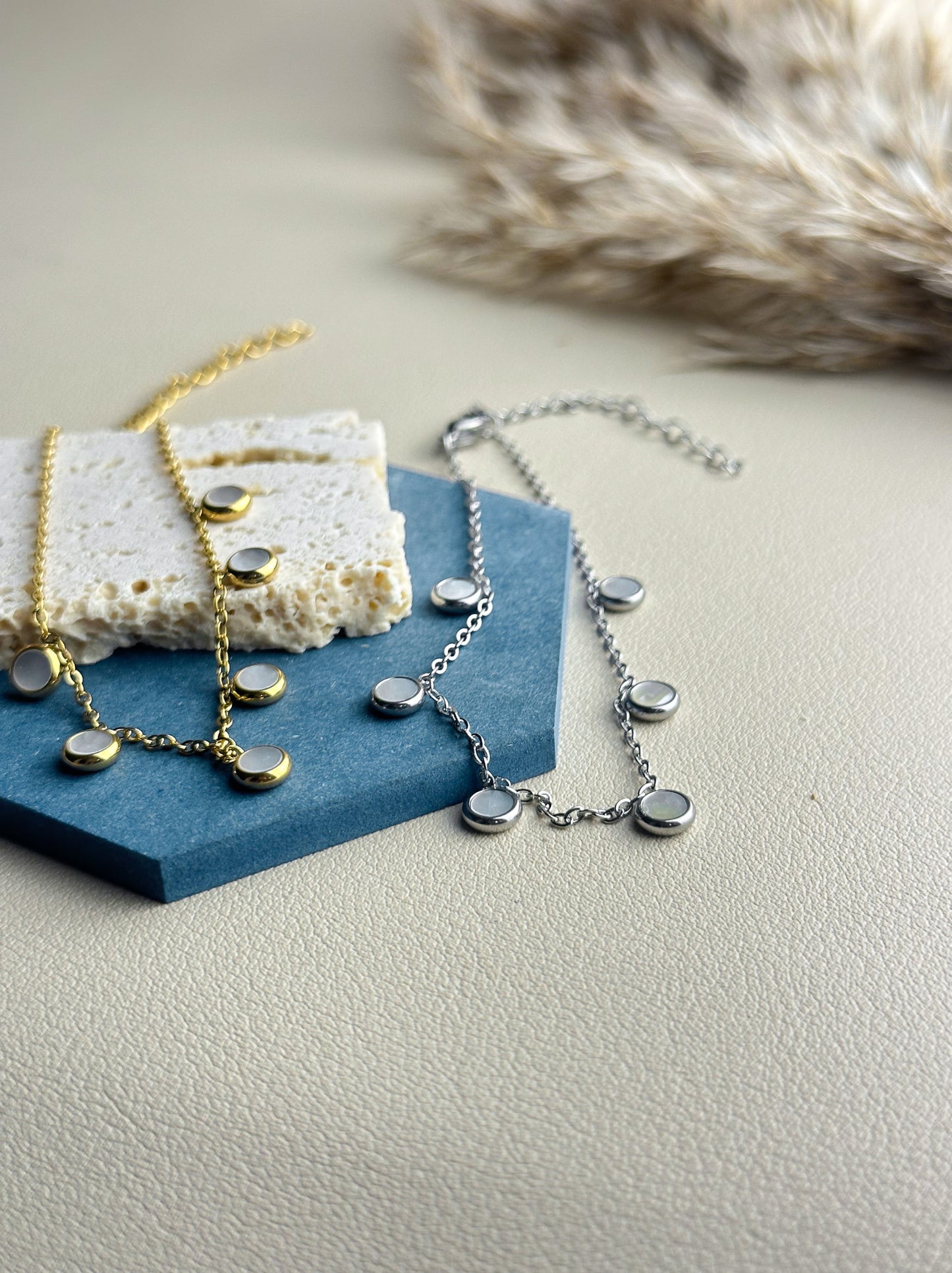 Pearlescent silver steel foot bracelet