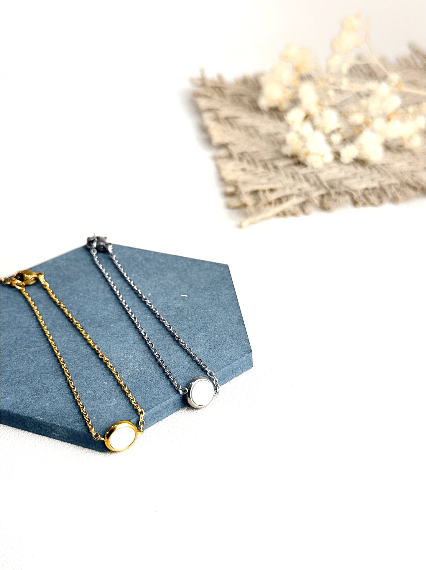 Bracelet en acier argenté perlé