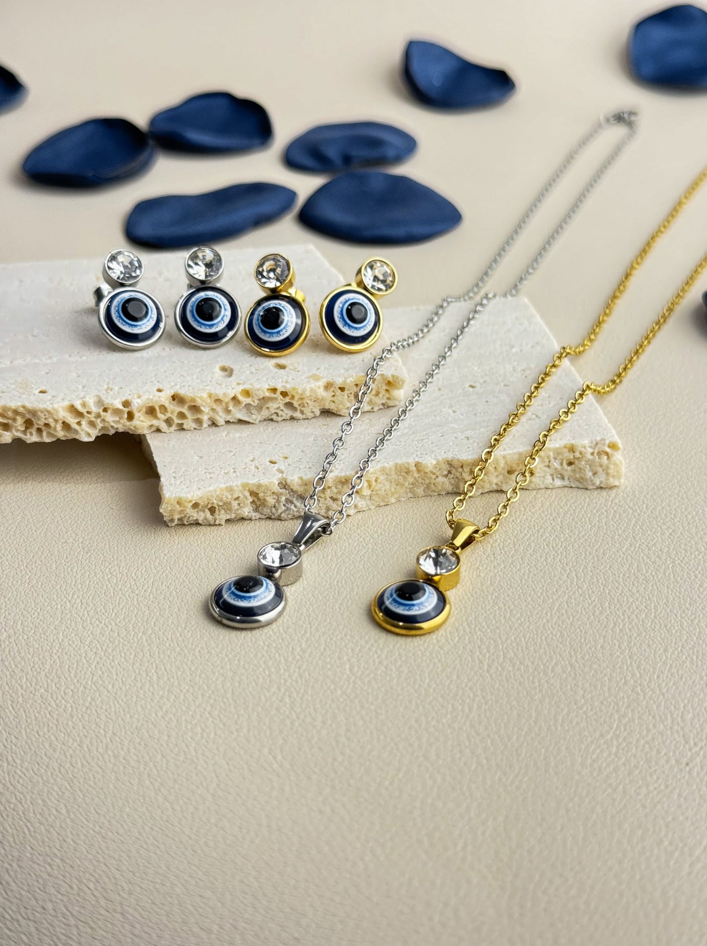 Silver steel necklace with eye