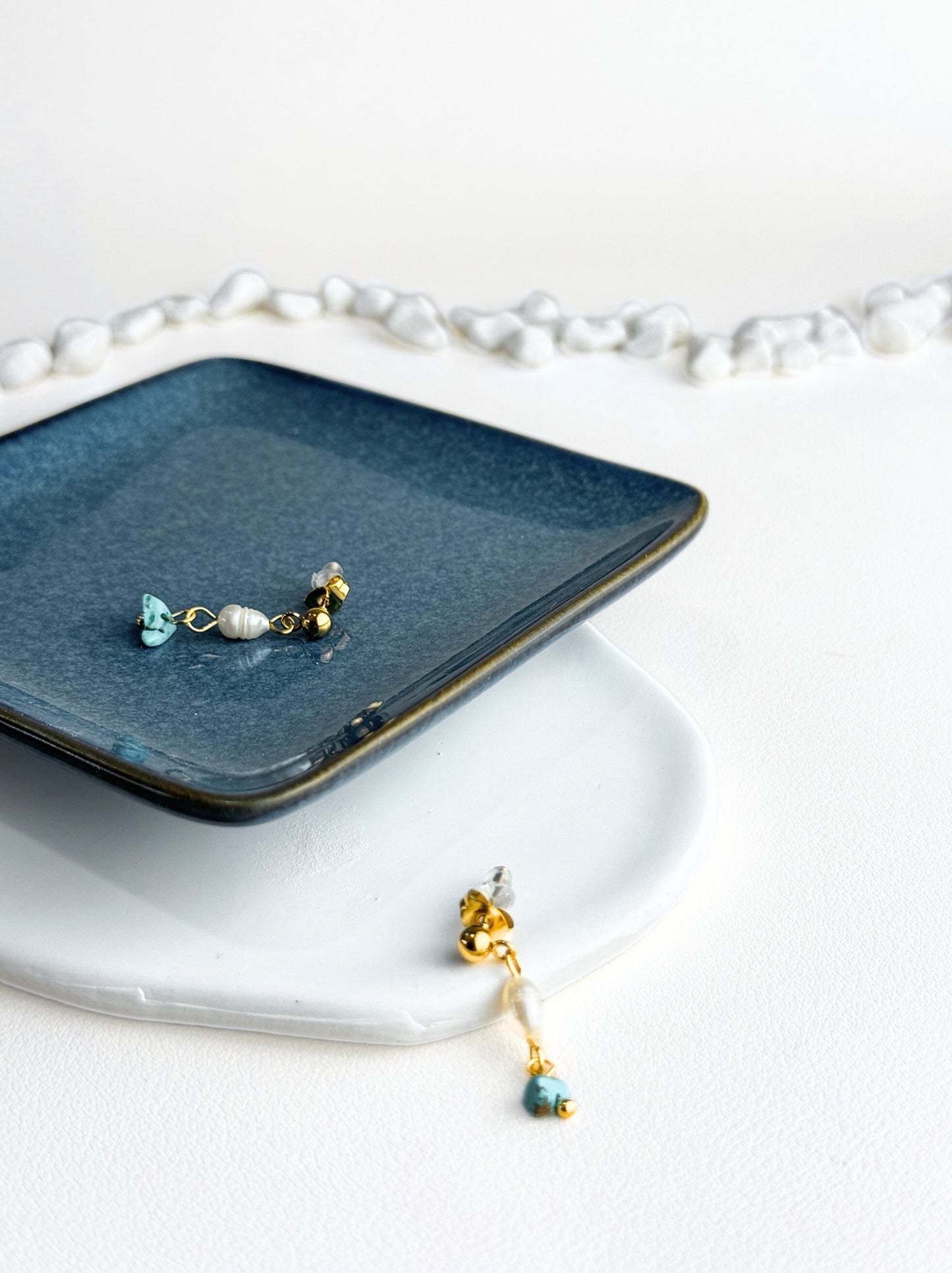 18K Gold - Brincos de aço dourados com pedra e pérola