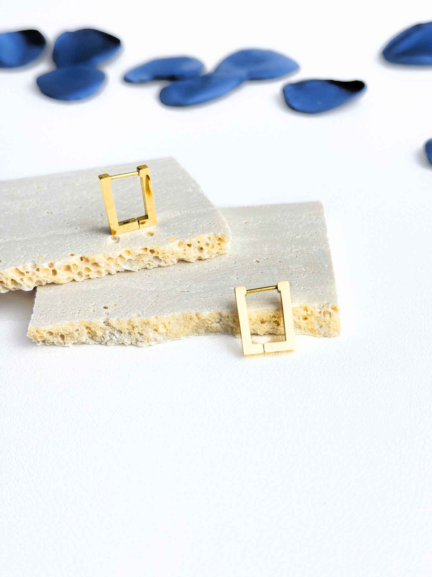 Square golden steel hoops