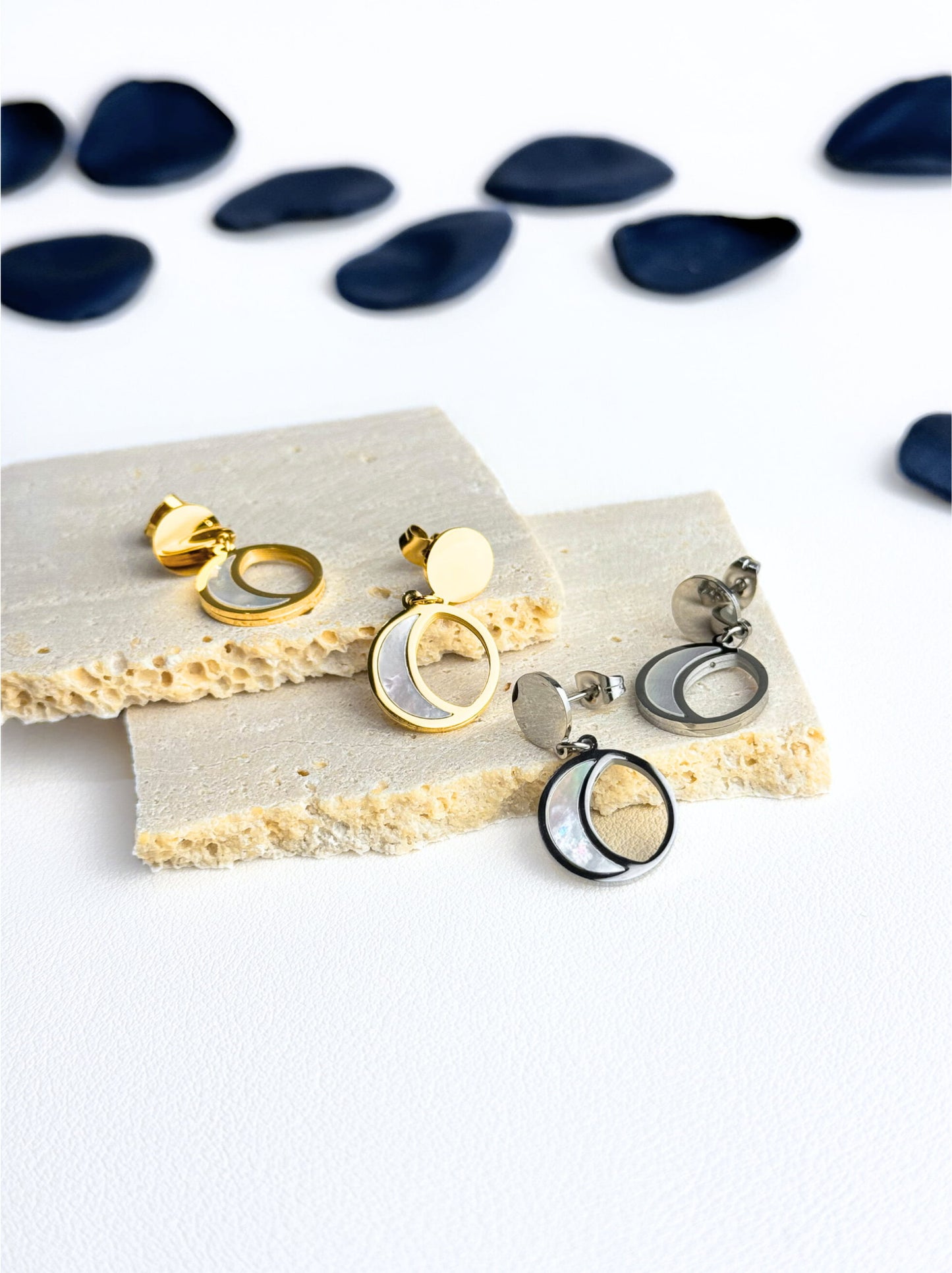 Pearly moon gold steel earrings