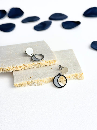 Pearly moon silver steel earrings