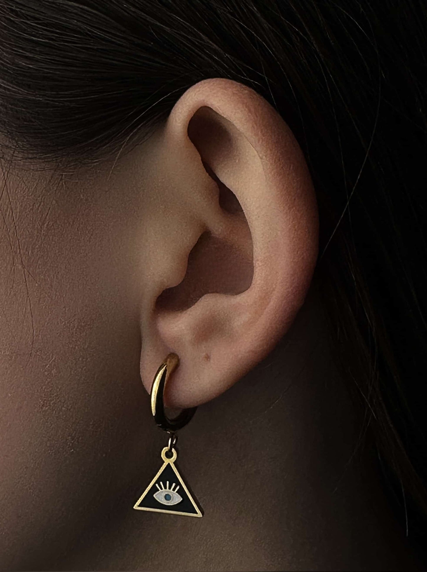 Triangle gold steel hoops with eye