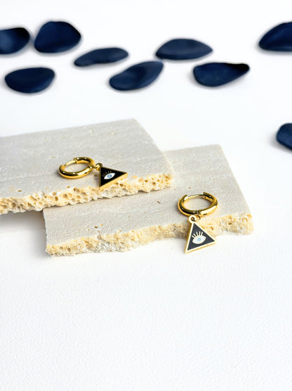 Triangle gold steel hoops with eye