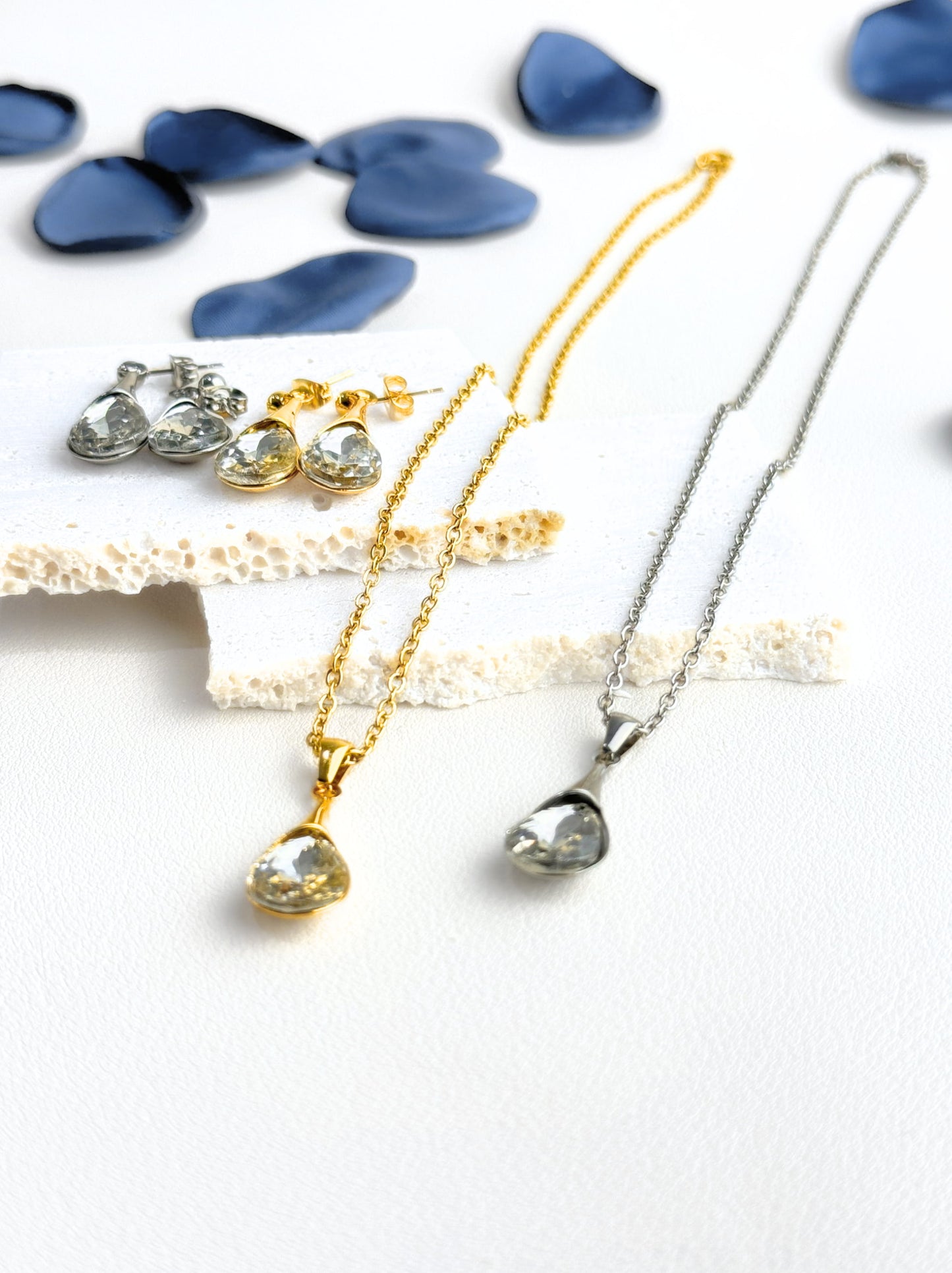 Golden steel necklace with zirconia