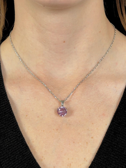 Collier en acier argenté avec cristal rose