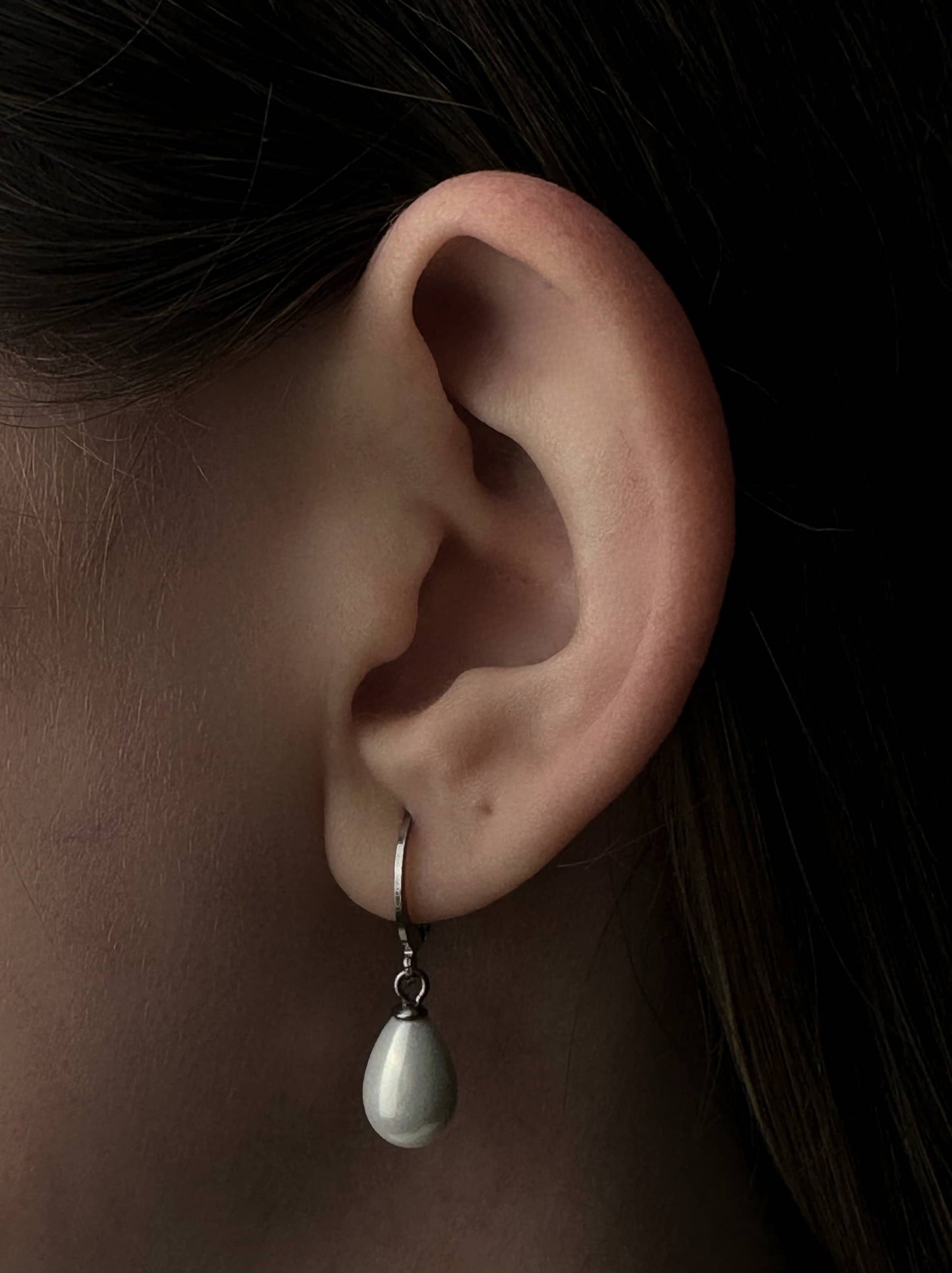 Boucles d'oreilles en acier argenté avec perle