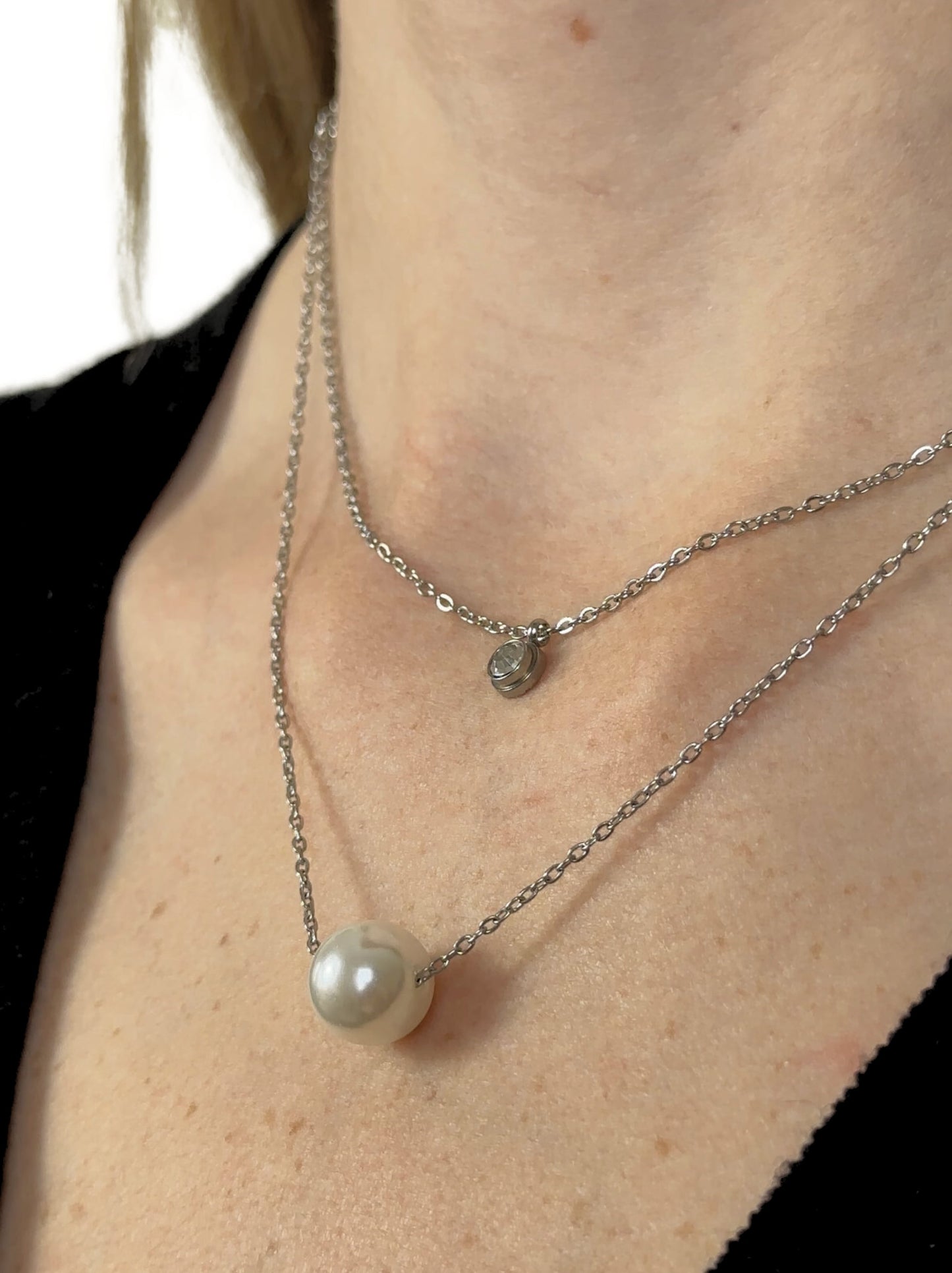 Silver steel necklace with pearl and crystal