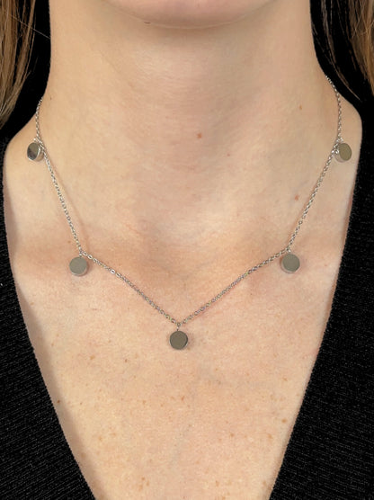 Silver steel necklace with smooth ridges