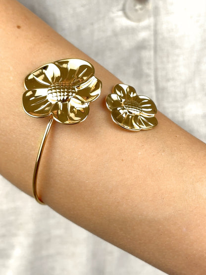 Golden flower rigid steel bracelet