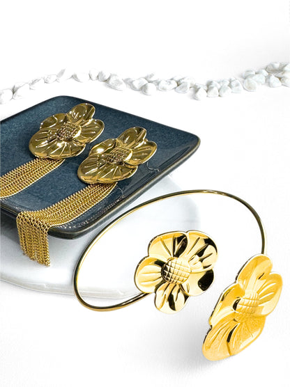 Golden flower rigid steel bracelet