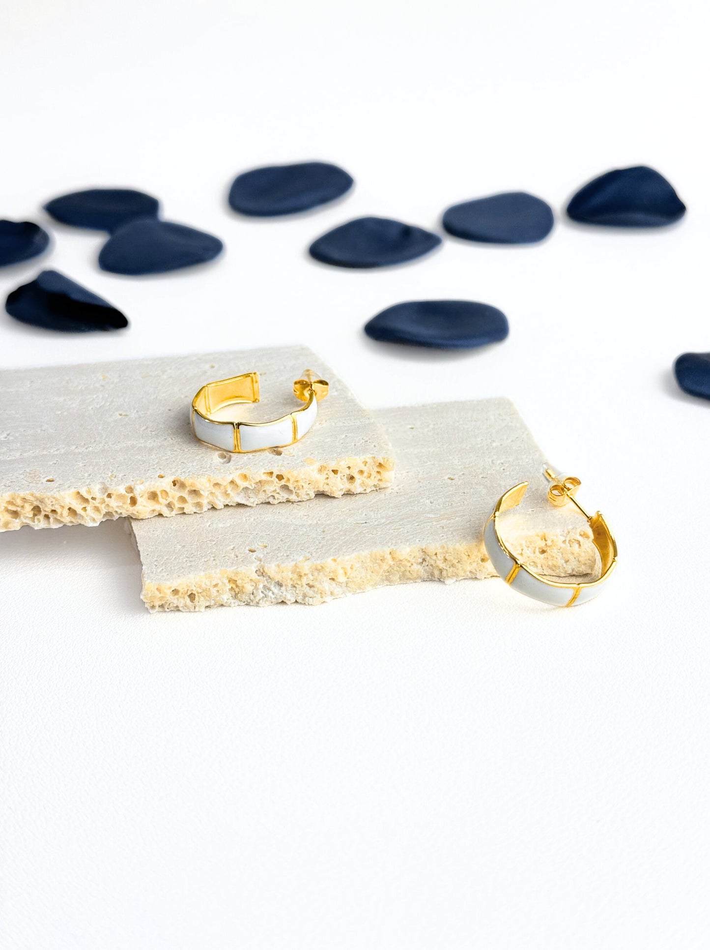 White enamelled gold steel rings