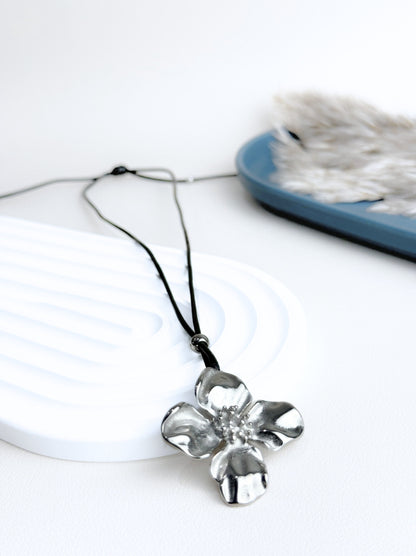 Choker with silver steel flower