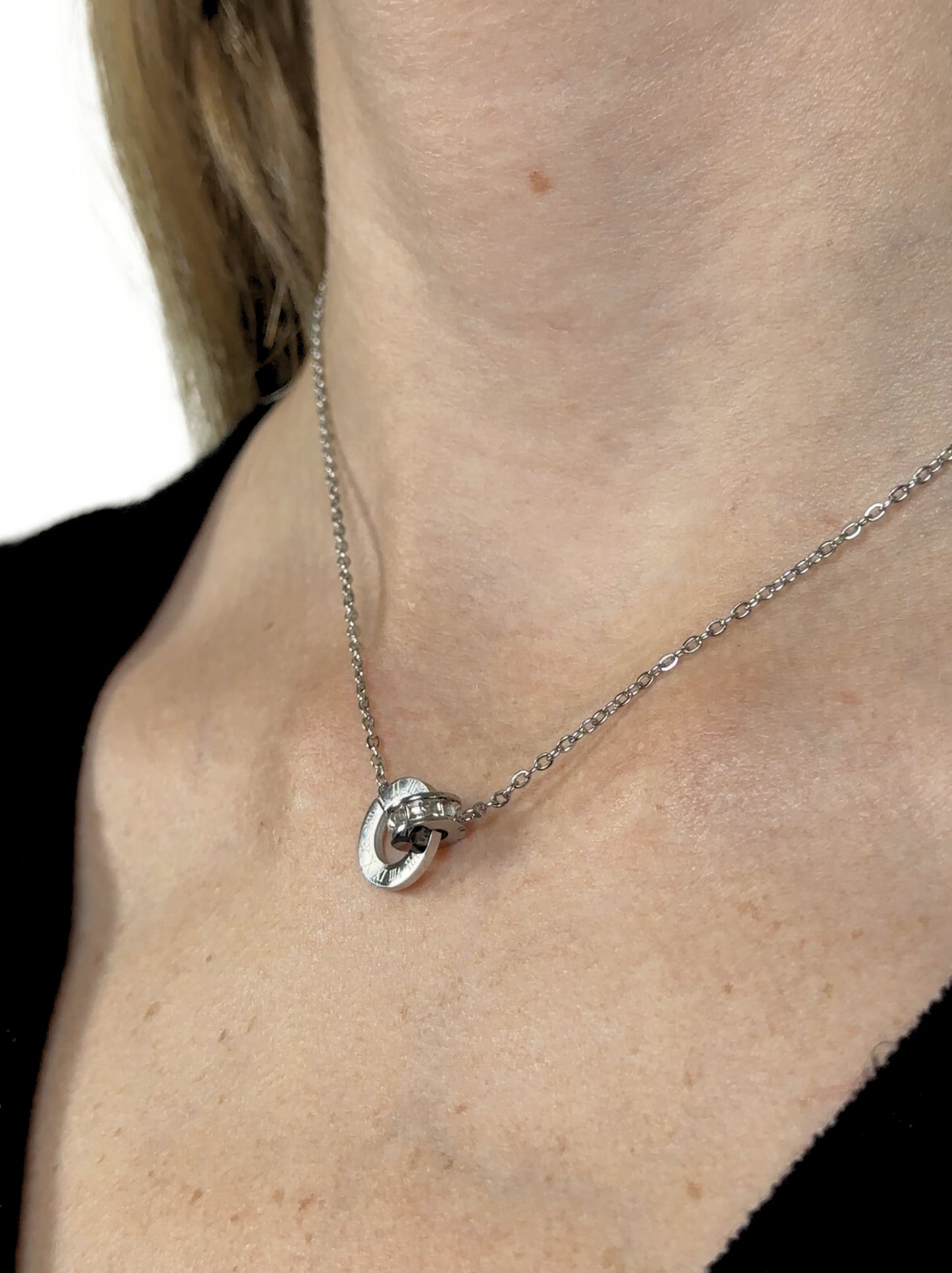 Circle silver steel necklace with zirconia