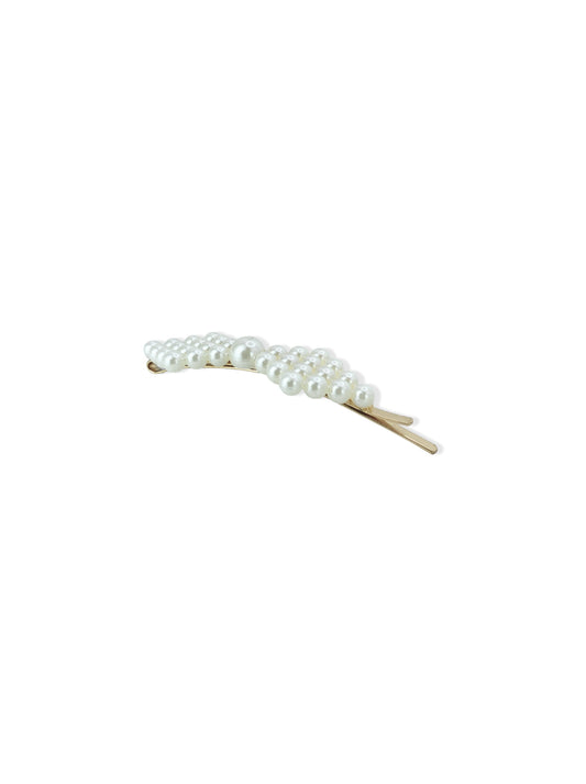 Golden hair clip with pearls
