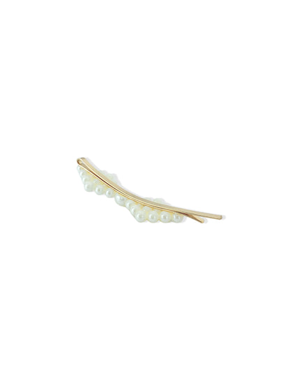 Golden hair clip with pearls