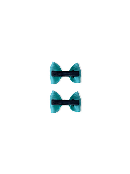 Hair clip with green bow